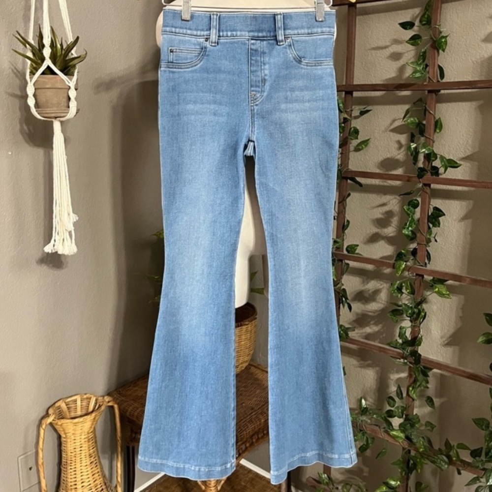 NWOT SPANX Kick Flare Stretch Jeans Stonewash Blue Size Medium Tall - Picture 6 of 16